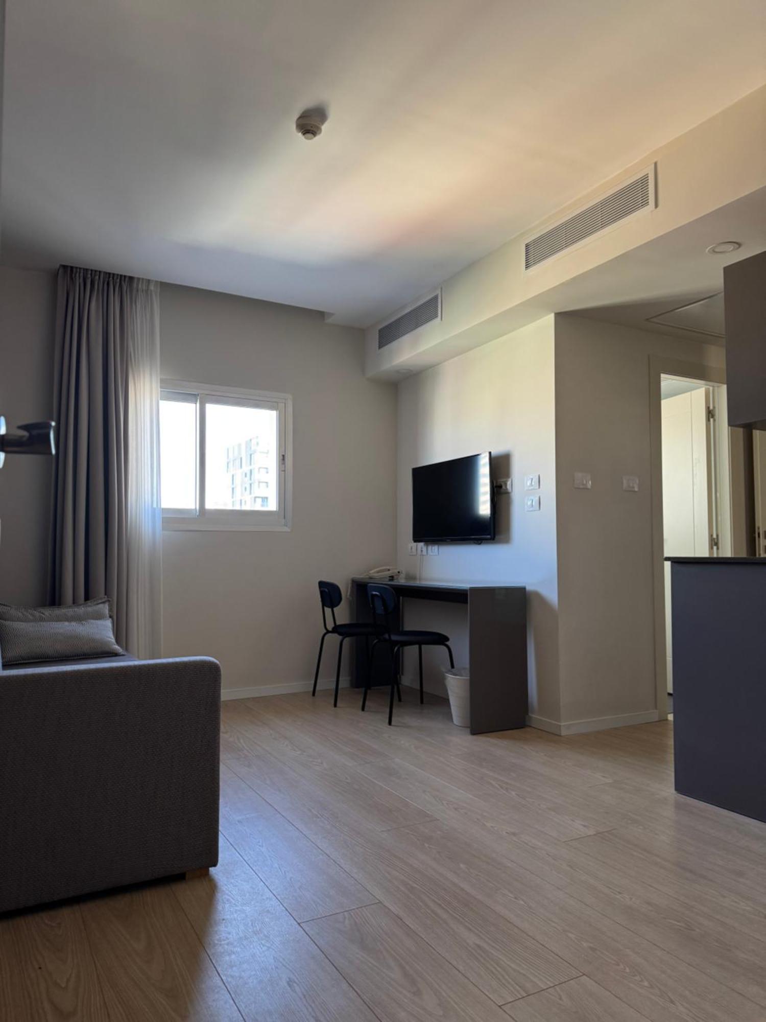 Abratel Sea View Hotel Tel Aviv Exterior foto