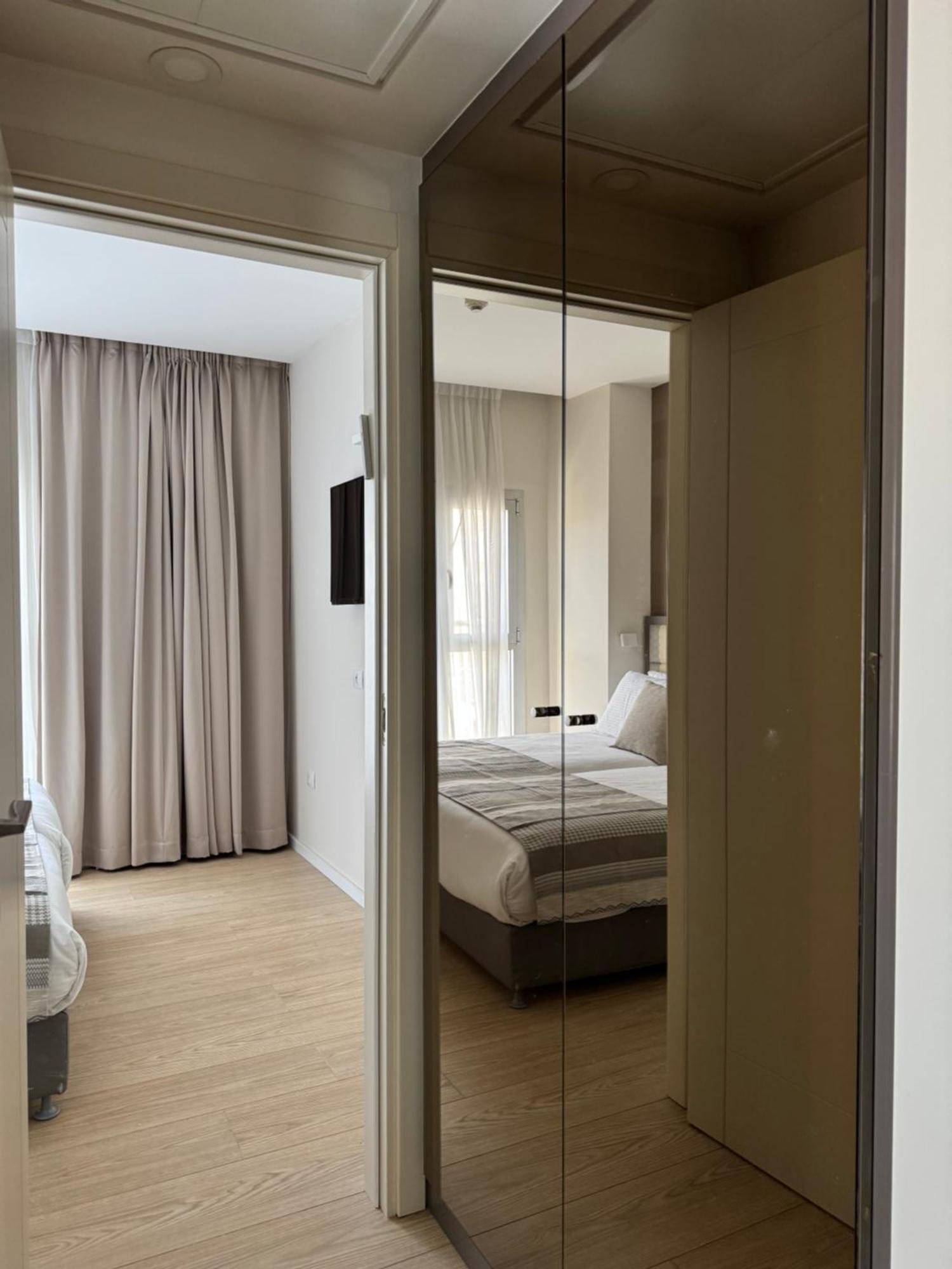 Abratel Sea View Hotel Tel Aviv Exterior foto