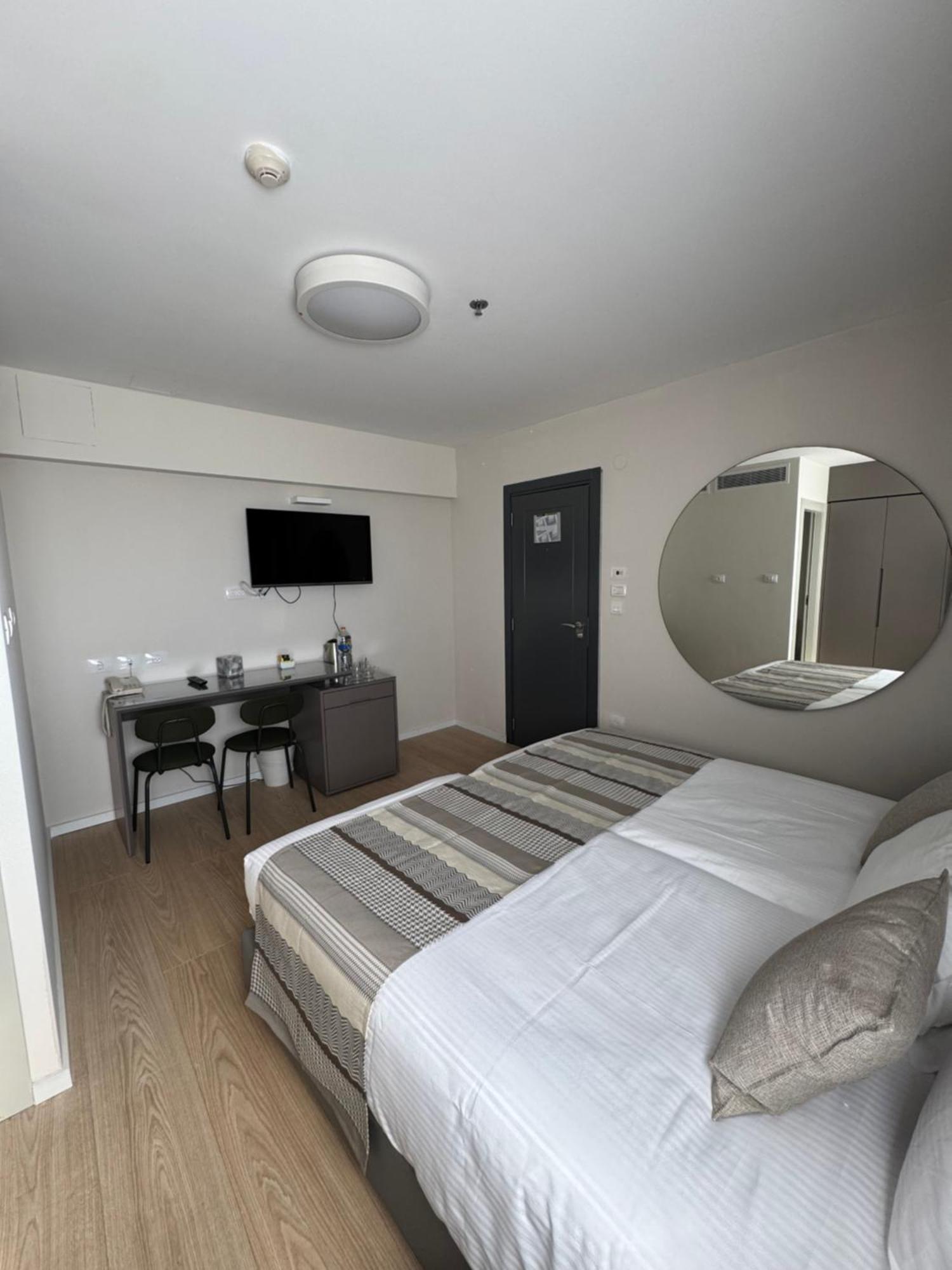 Abratel Sea View Hotel Tel Aviv Exterior foto
