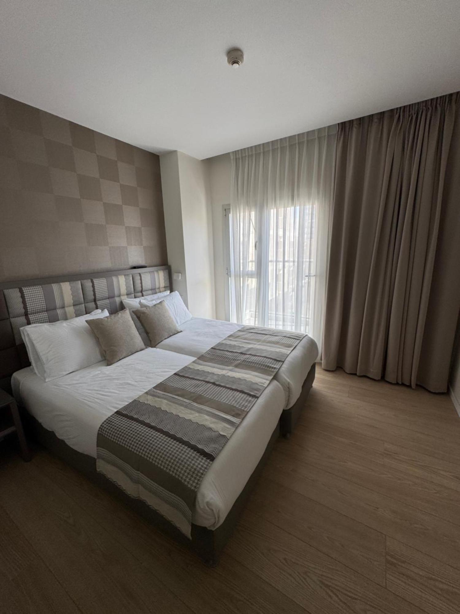 Abratel Sea View Hotel Tel Aviv Exterior foto