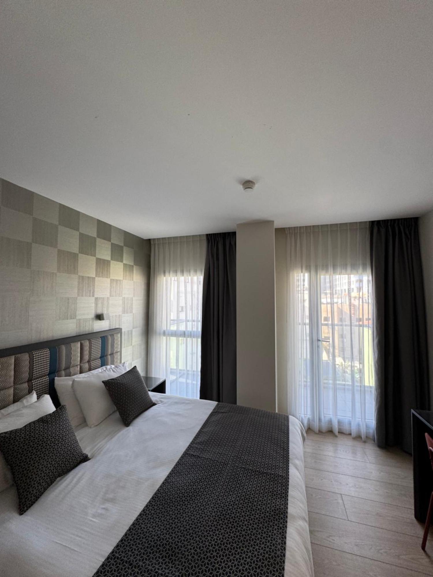 Abratel Sea View Hotel Tel Aviv Exterior foto