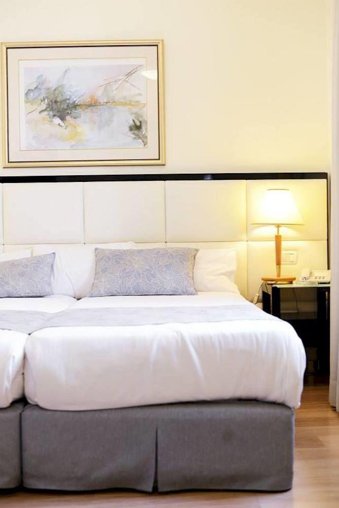 Abratel Sea View Hotel Tel Aviv Exterior foto