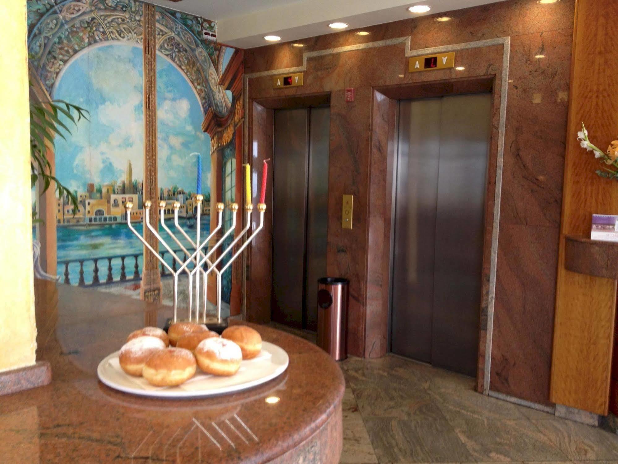 Abratel Sea View Hotel Tel Aviv Exterior foto